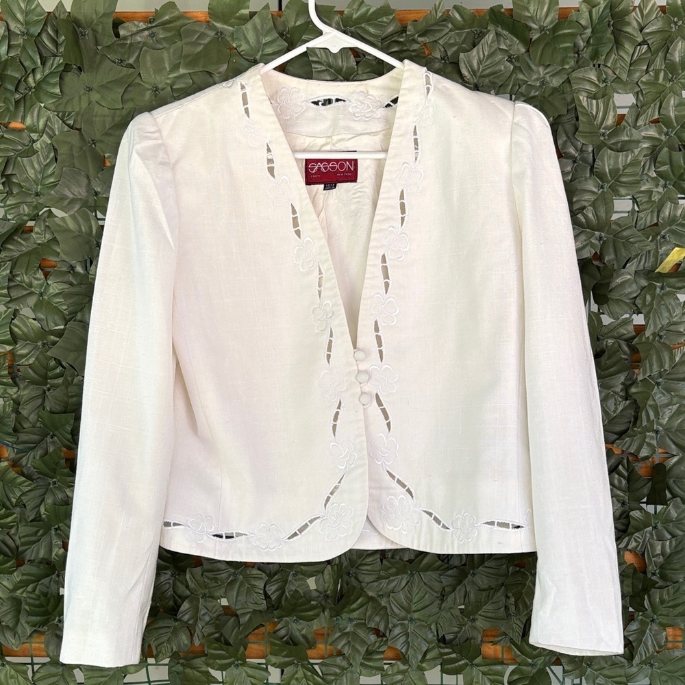 Sasson White Embroidered Open-Front Women's Jacket